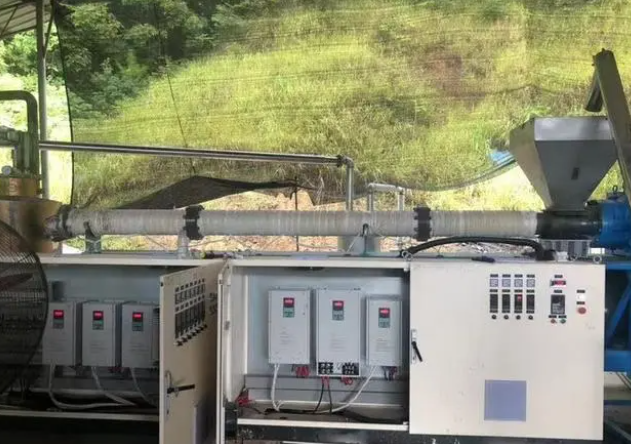 專注于電磁感應加熱器,變頻采暖爐及配件的研發生產制造電磁加熱器,電磁加熱控制板,電磁感應采暖爐,電磁加熱采暖爐,電磁加熱主板設備等供應廠家.png